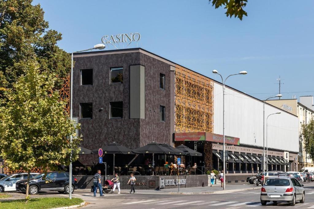 Apartman Anna Komárno Buitenkant foto